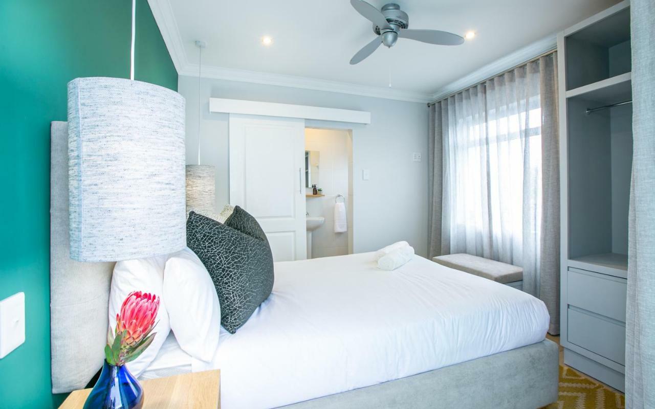 Hout & About Guest House 豪特湾 外观 照片
