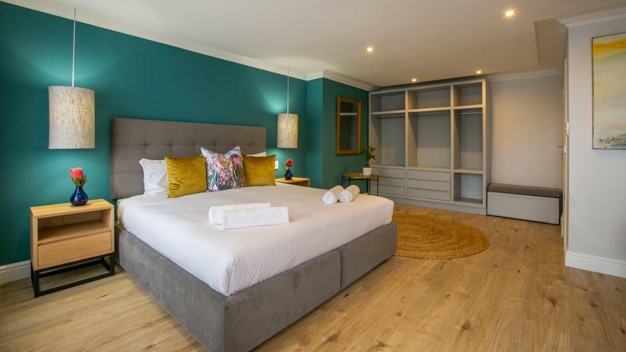 Hout & About Guest House 豪特湾 外观 照片